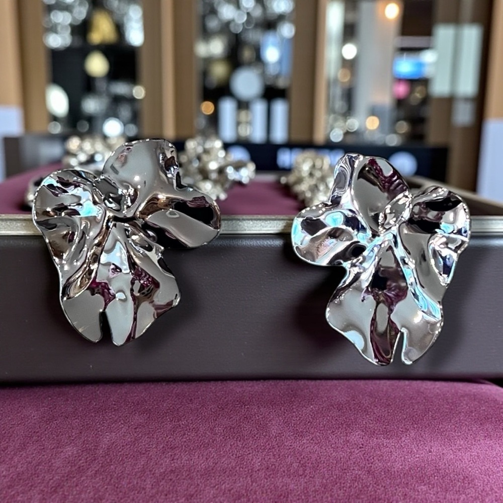 Country Girl Shiny Metallic Flower Earrings with an 80’s Vibe